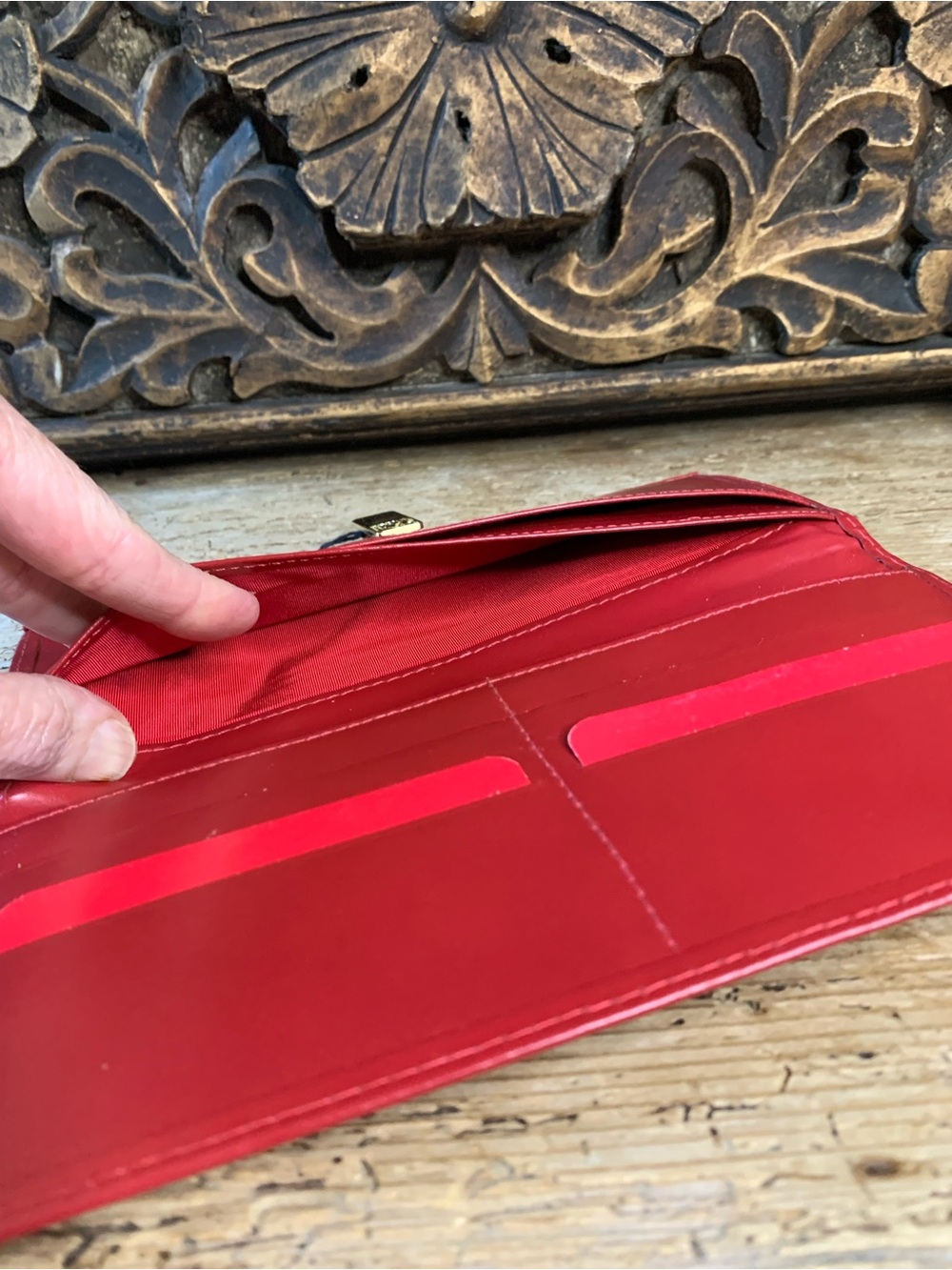 NEW 80s Deadstock Ann Klein St. Thomas Caretaker Red Leather Gold Lion Wallet - Picture 12 of 17